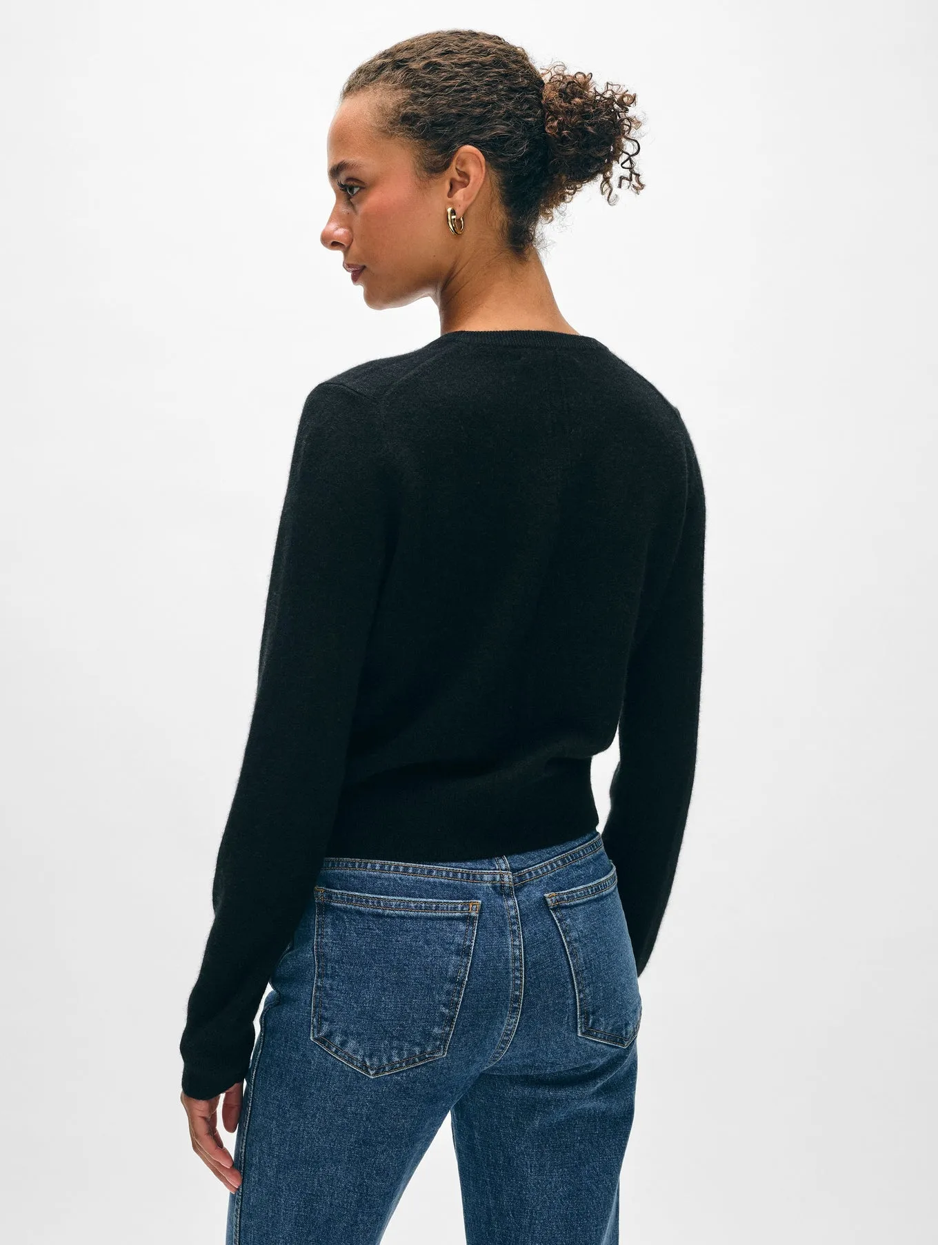 CASHMERE CREWNECK CARDIGAN IN BLACK