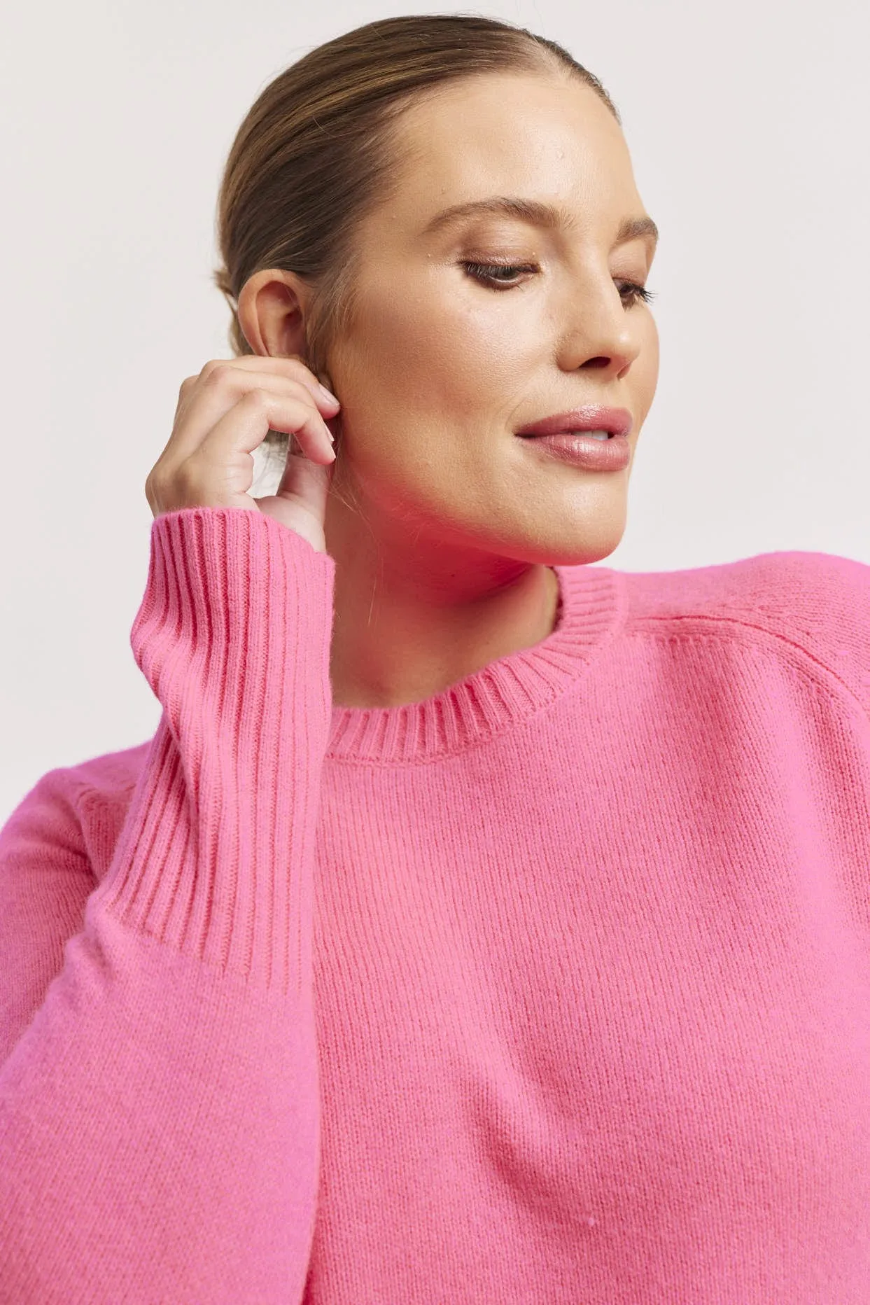 Fifi Crew Cashmere Sweater in Electric Pink