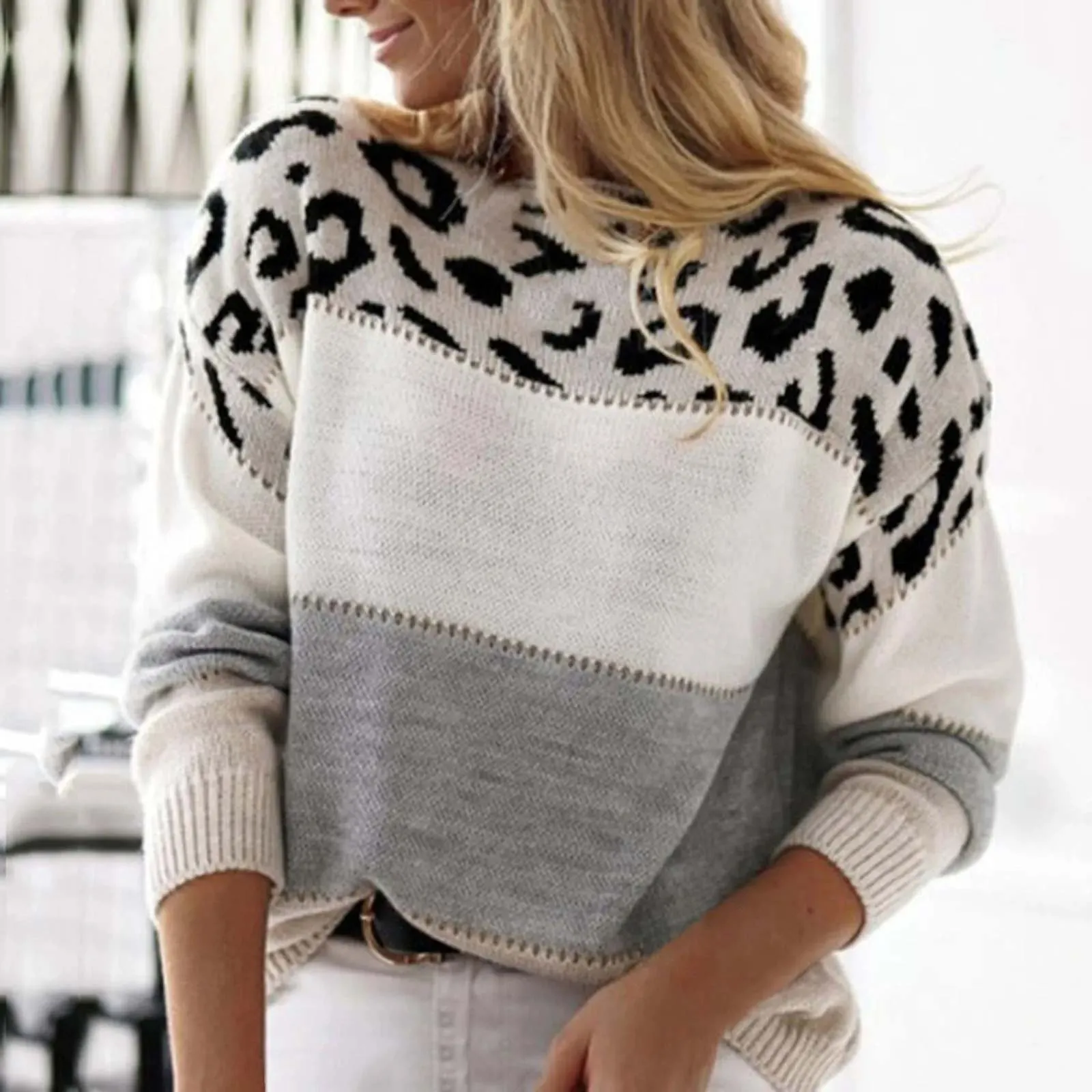 Penelope - Styllish Leopard Print Sweater
