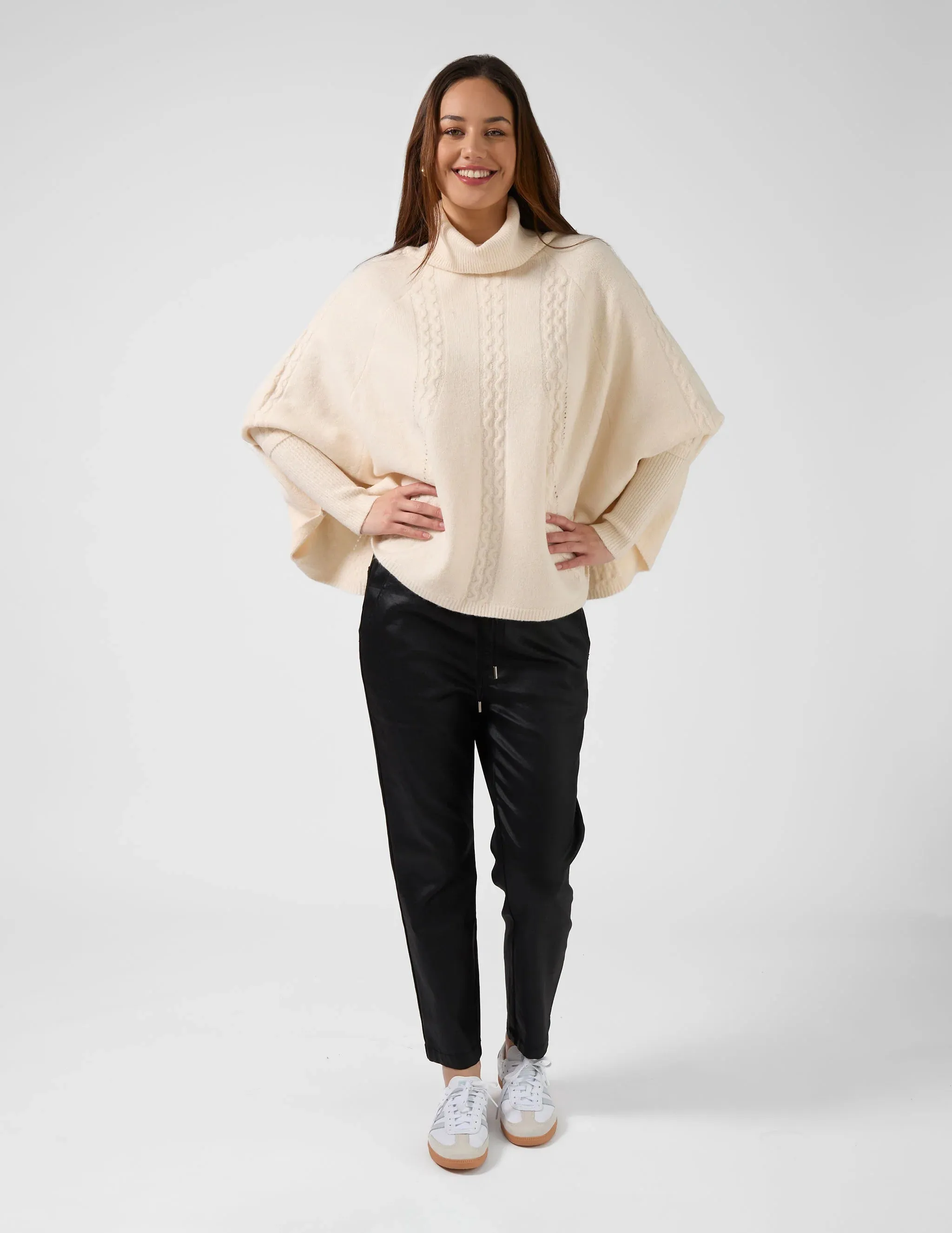 STELLA   GEMMA - Joey Poncho Milk O/S